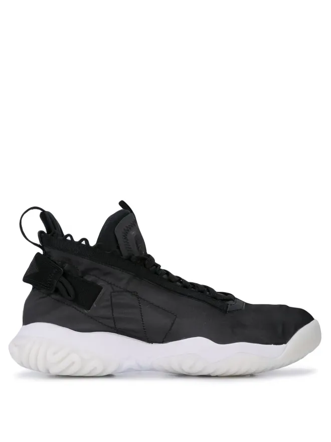 Nike Nike Jordan Proto-React スニーカーの商品画像