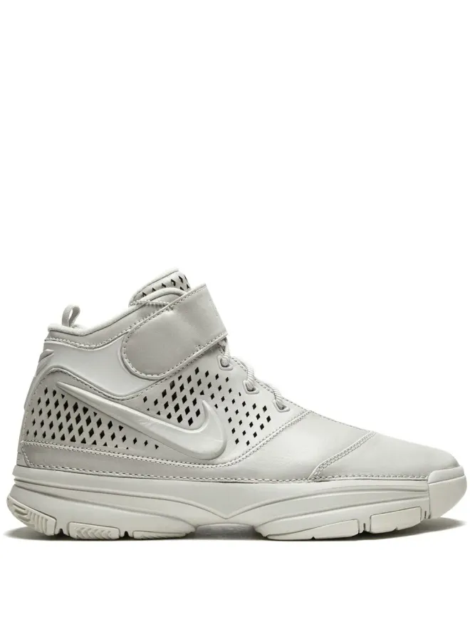 Nike Nike Zoom Kobe 2「Fade To Black」スニーカーの商品画像