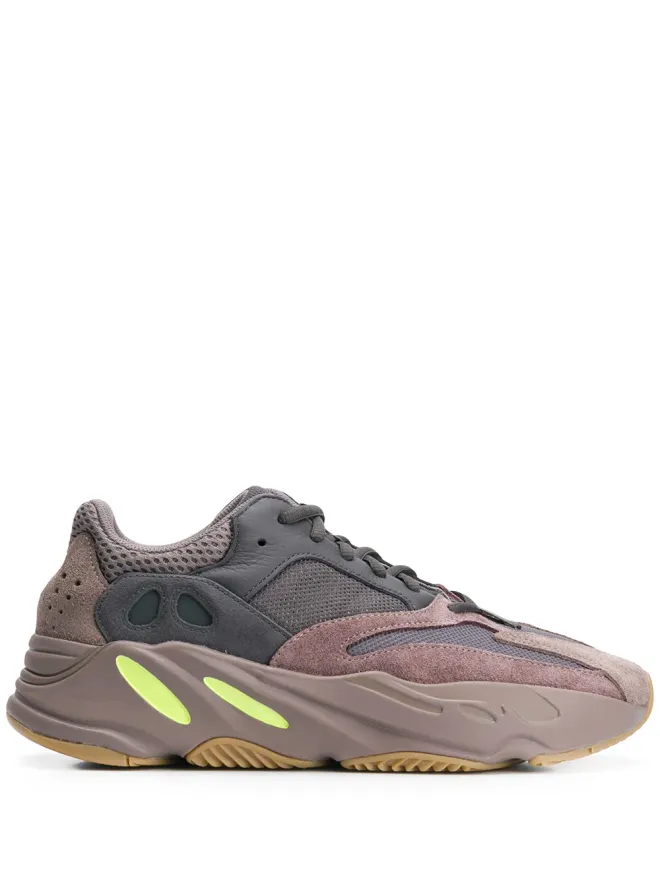 adidas Yeezy adidas Yeezy Boost 700 Mauve スニーカーの商品画像