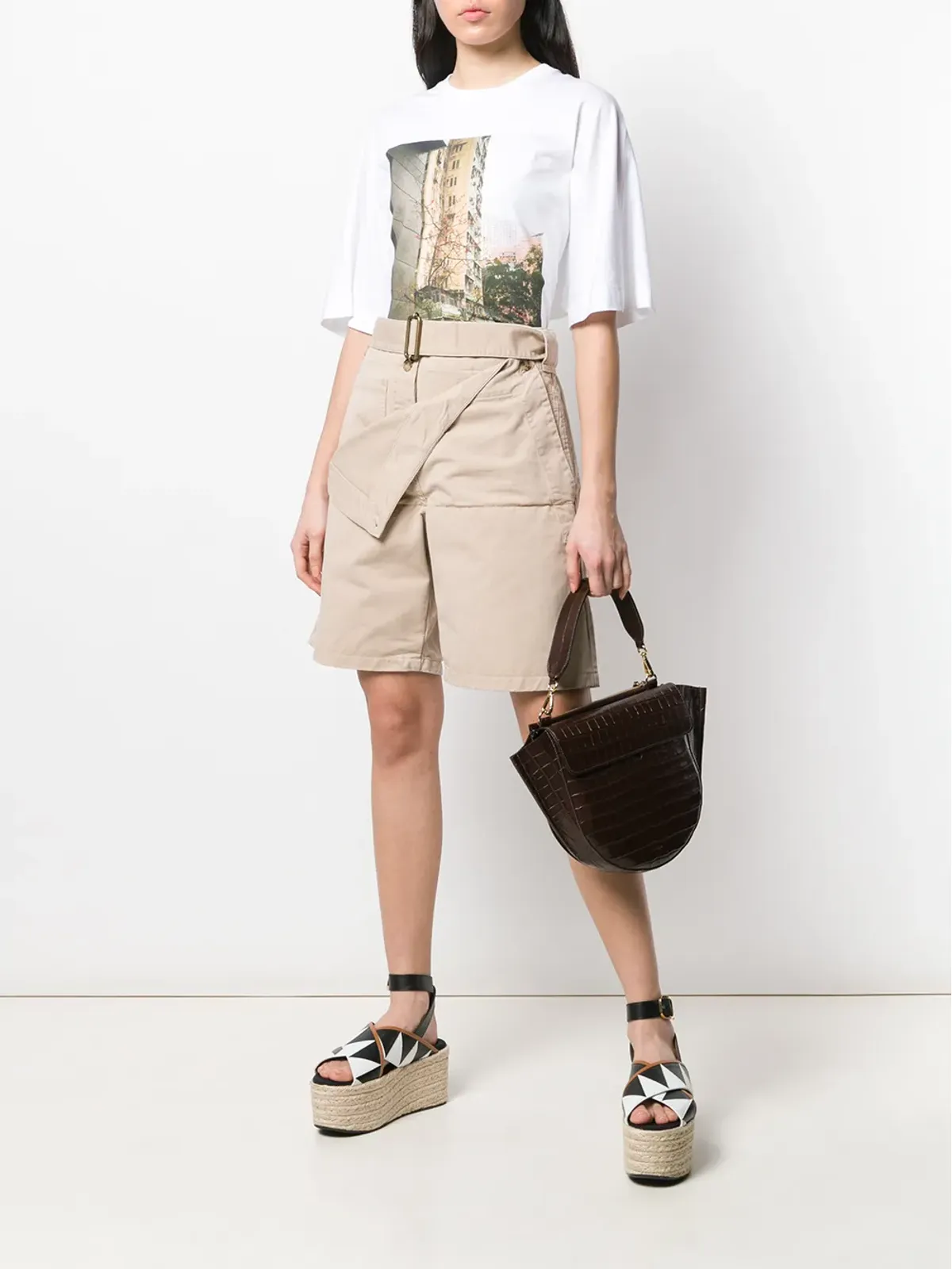 JW Anderson フォールドフロント ユーティリティショーツ ブラウン - 画像2