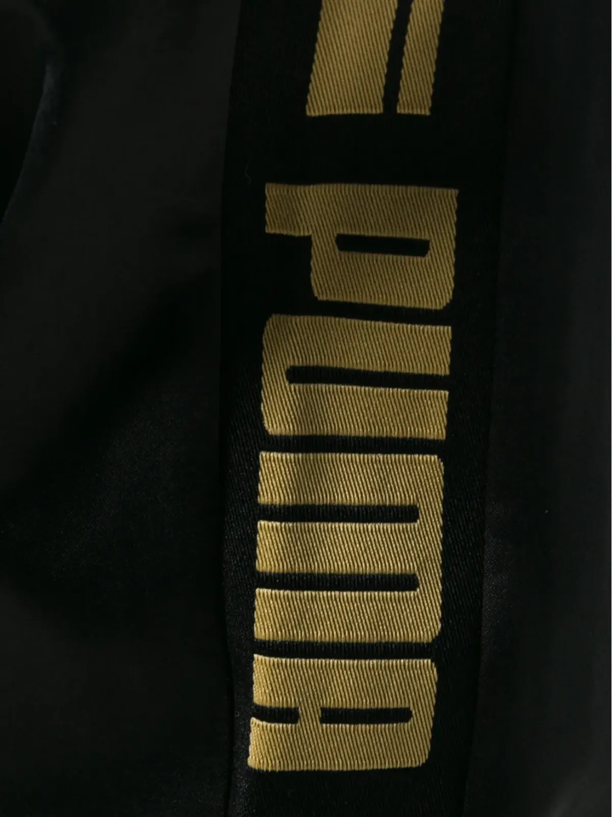 PUMA エンブロイダード ロゴ スポーツジャケット ブラック - 画像5