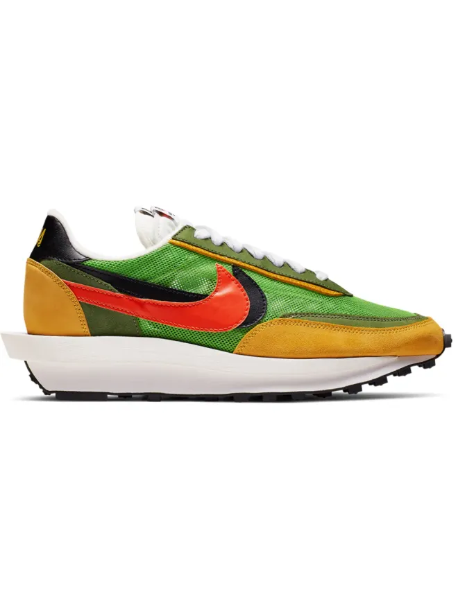 Nike Nike x sacai LDWaffle Green Gusto スニーカーの商品画像