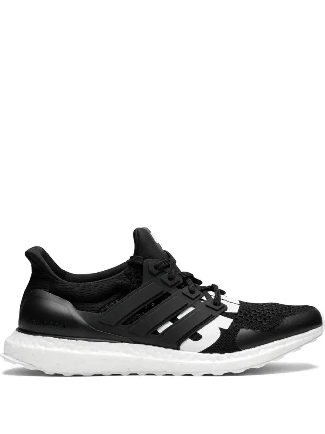 adidas adidas x Undefeated Ultraboost スニーカーの商品画像