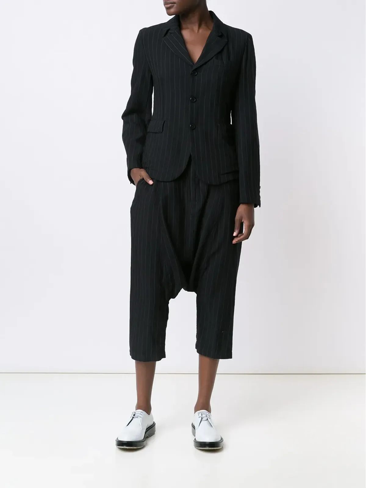 Comme Des Garçons Comme Des Garçons ピンストライプ クロップドパンツ - ブラック - 画像2
