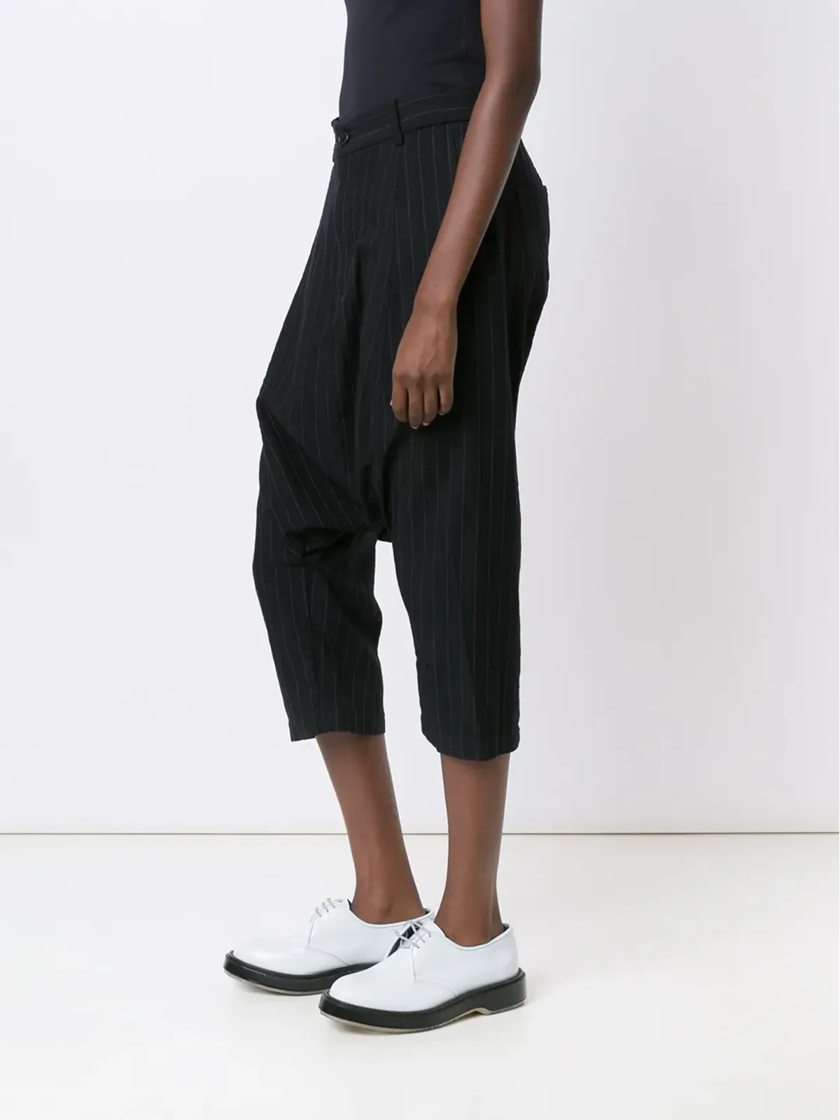 Comme Des Garçons Comme Des Garçons ピンストライプ クロップドパンツ - ブラック - 画像3