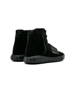 adidas Yeezy Boost 750 トリプルブラック スニーカー - サムネイル3