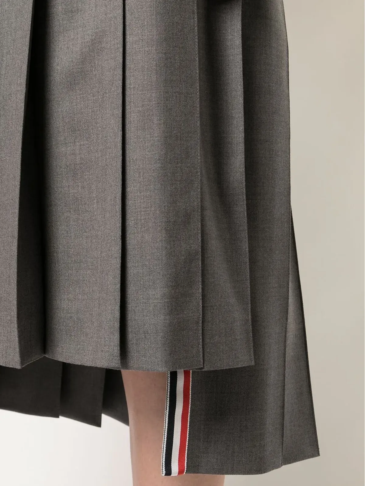 Thom Browne 膝下丈プリーツスカート グレー - 画像5