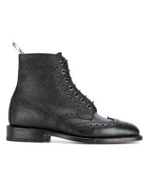 Thom Browne ウィングチップブローグブーツ レザーソール ブラック ペブルグレイン - サムネイル1