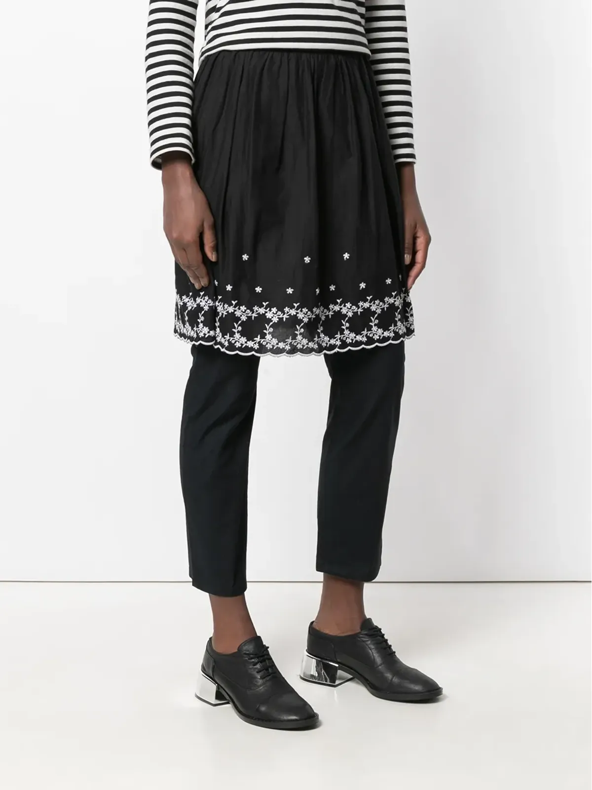 Comme Des Garçons Pre-Owned embroidered skirt over trousers - Black - 画像3