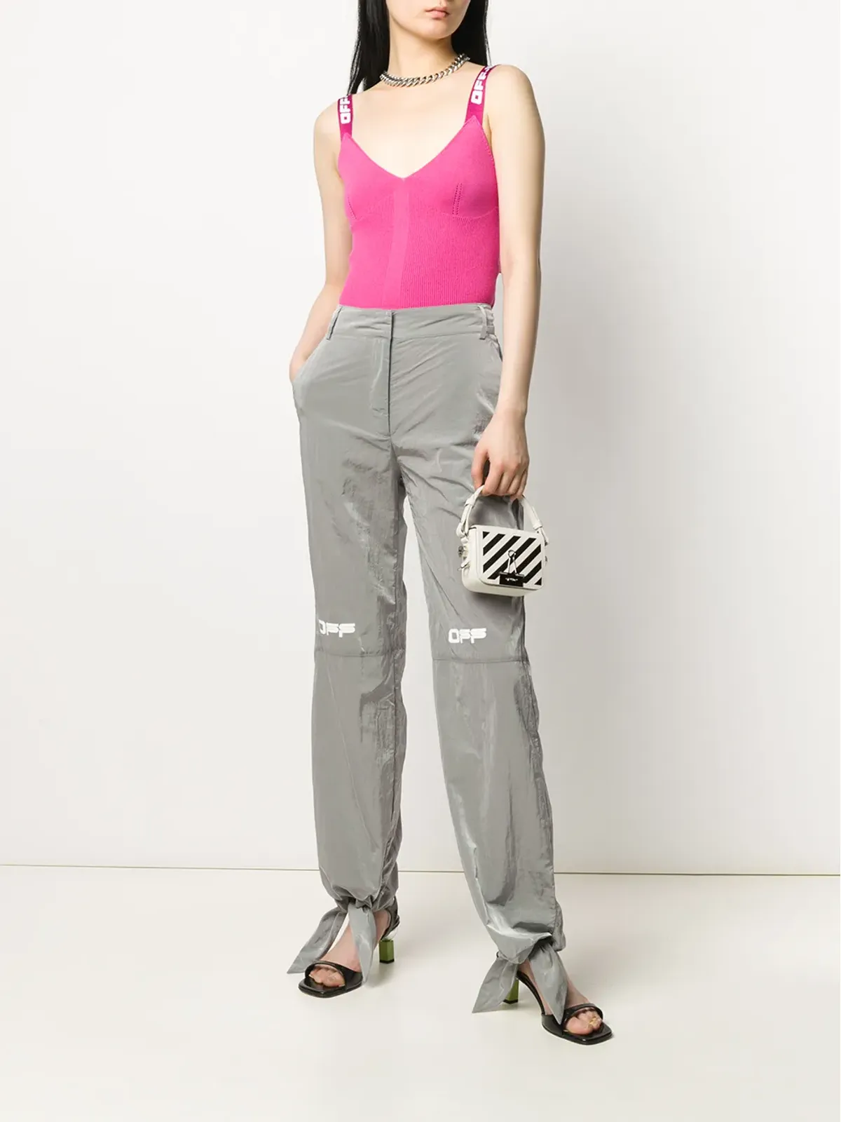Off-White プリントロゴ タイカフスパンツ - 画像2