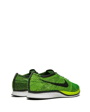 Nike フライニット レーサー Volt スニーカー - サムネイル3