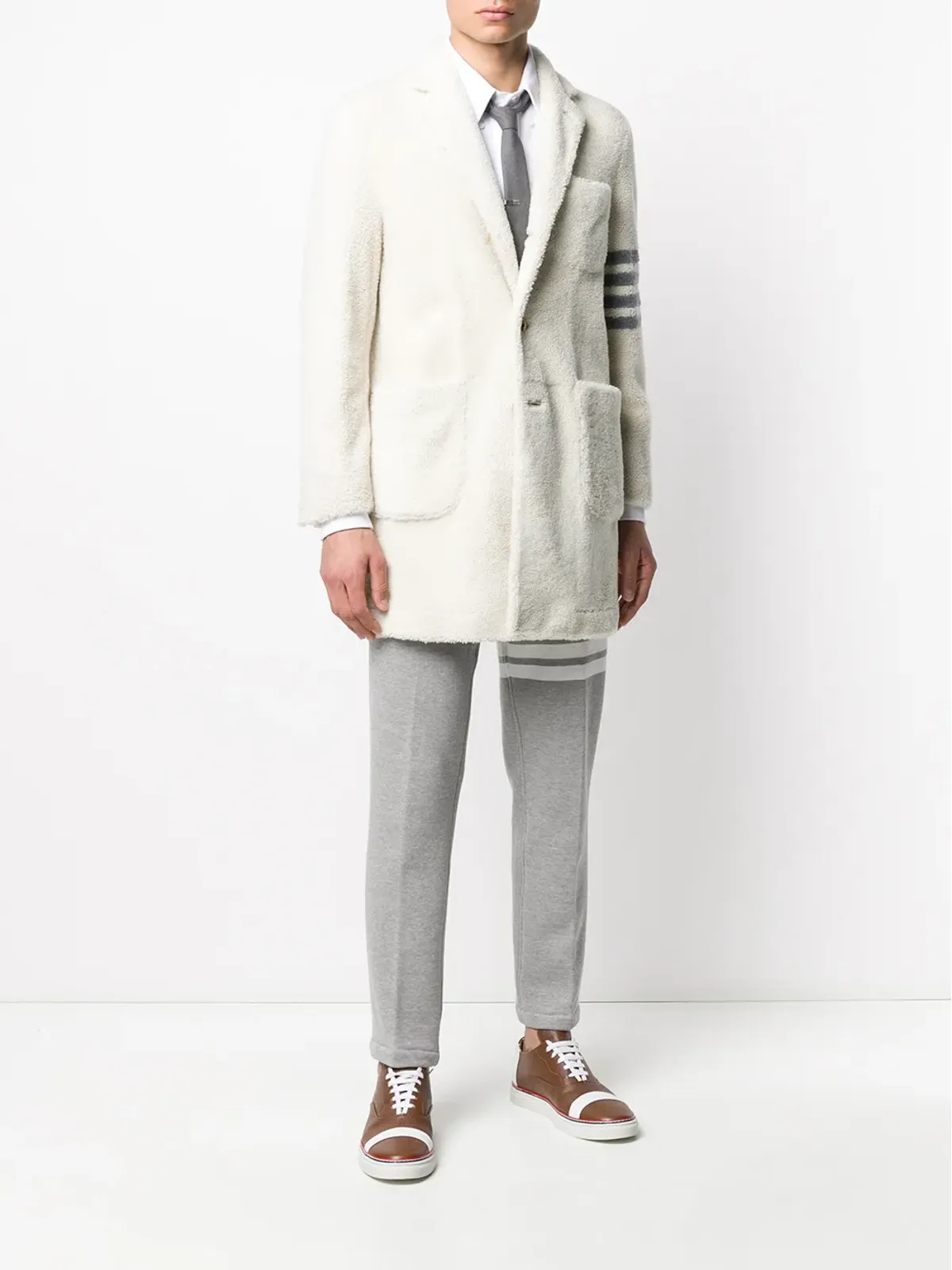 Thom Browne 4バー シアリング・サック・オーバーコート（ホワイト） - 画像2