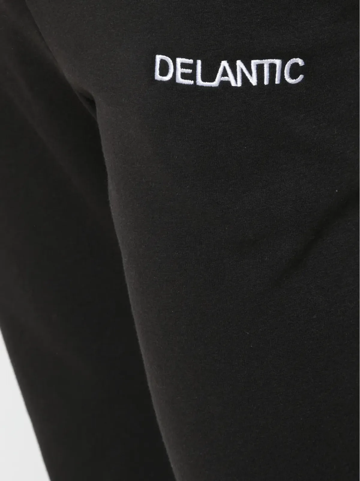 Delantic ロゴ入り ベルベット裏地付き ブラック Burrr Sweatpants トラックパンツ - 画像5