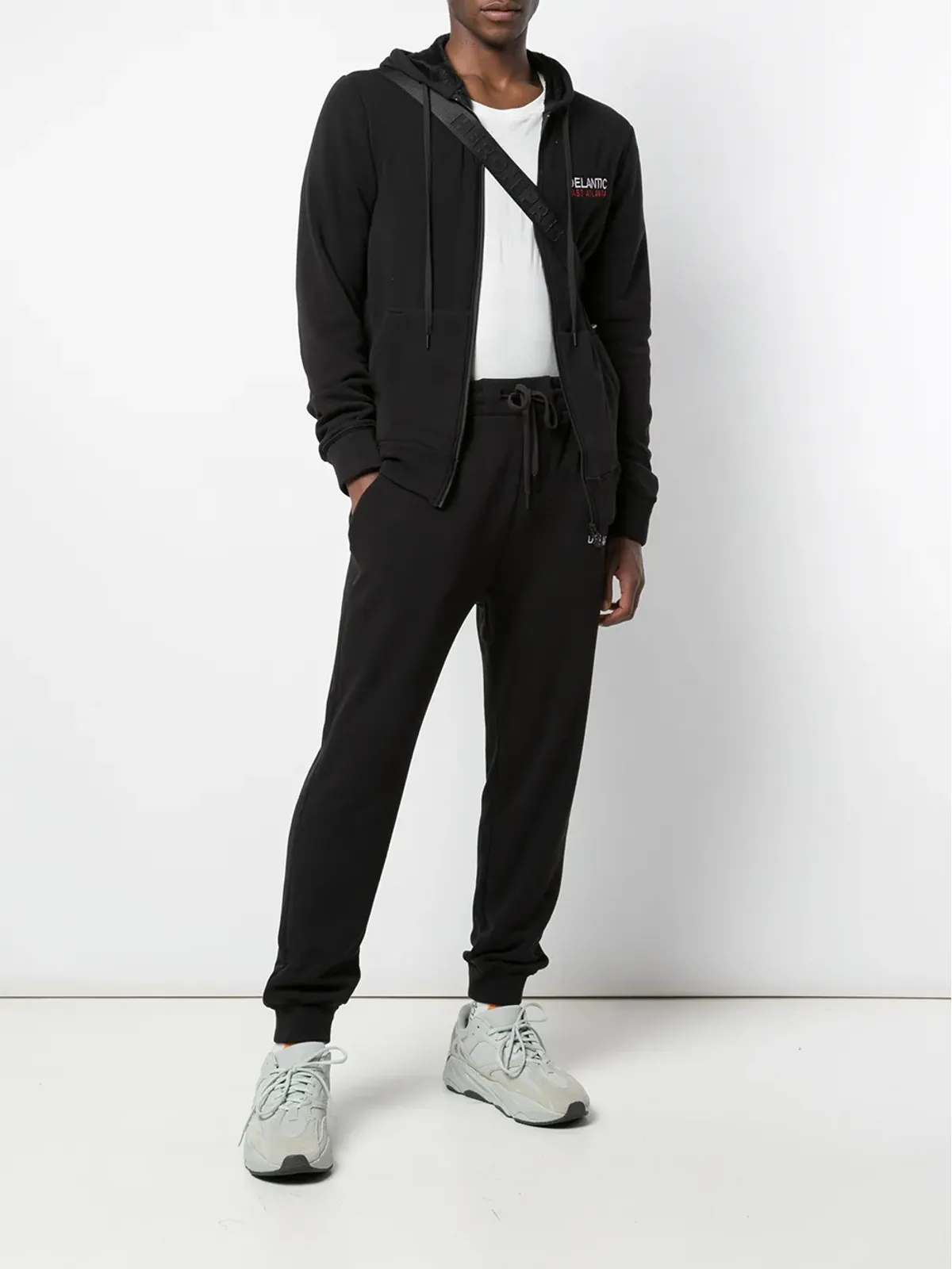 Delantic ロゴ入り ベルベット裏地付き ブラック Burrr Sweatpants トラックパンツ - 画像2
