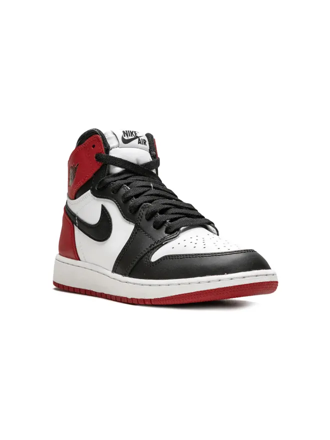 Jordan Kids Jordan Kids エアジョーダン 1 レトロ ハイ OG BG ブラック トゥ 2016 スニーカーの商品画像