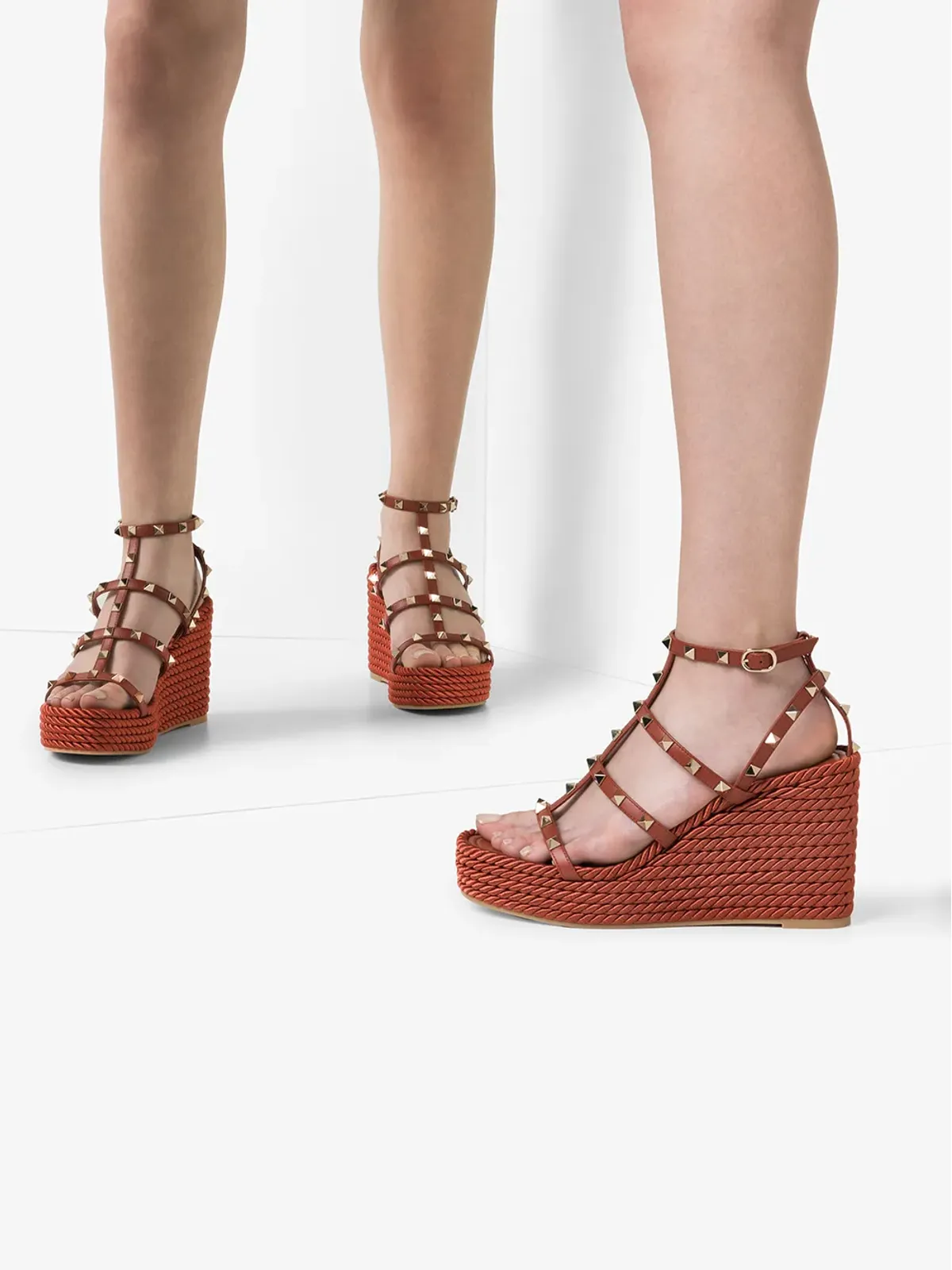 Valentino Garavani トルション ロックスタッド ウェッジサンダル - 画像3