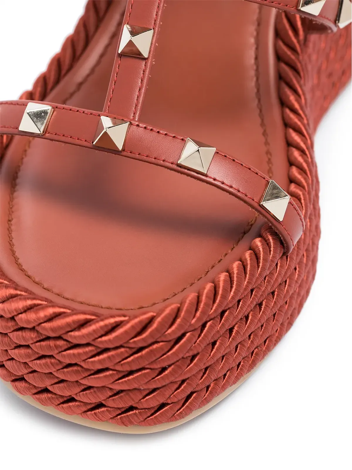 Valentino Garavani トルション ロックスタッド ウェッジサンダル - 画像4