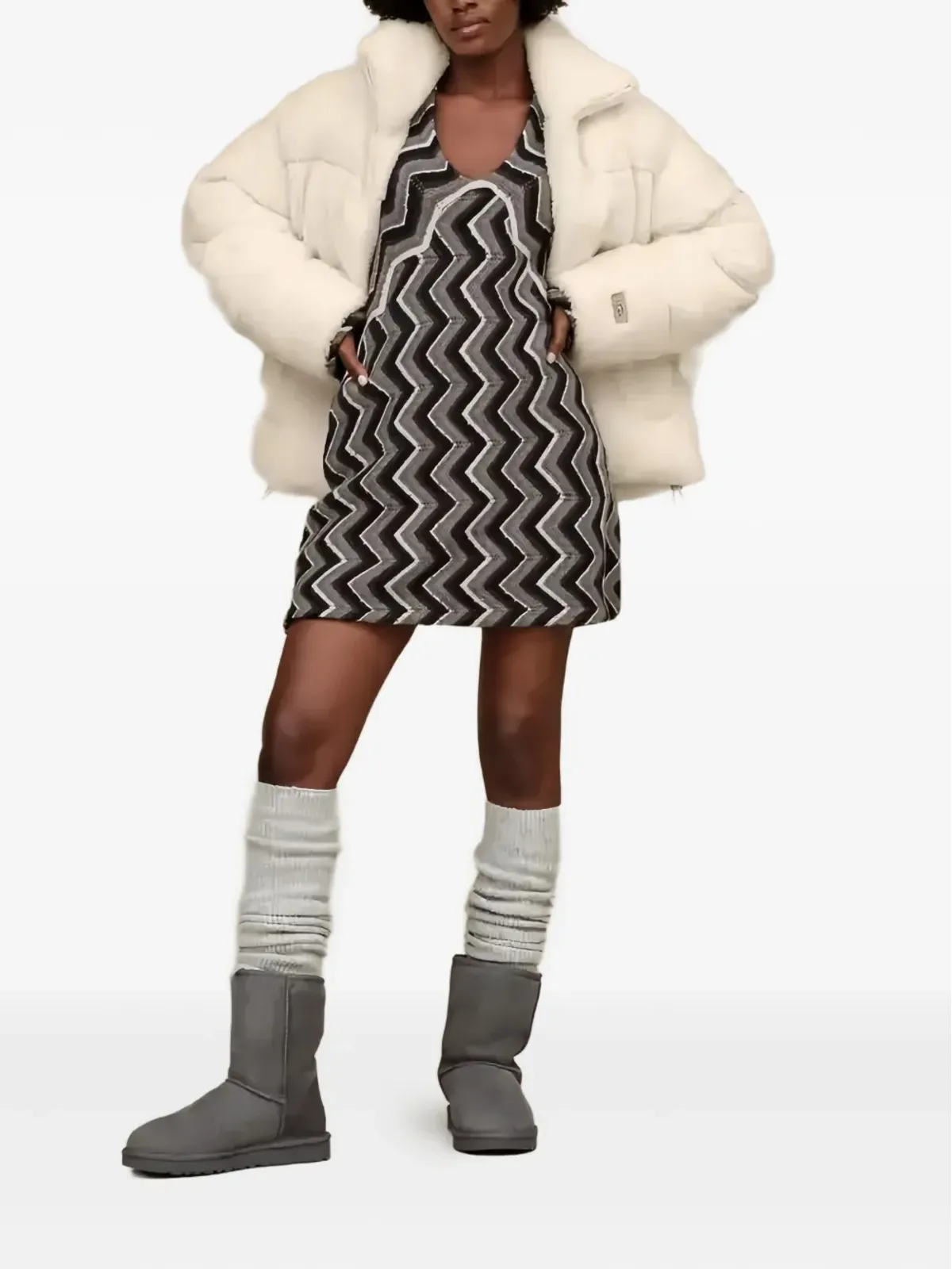 UGG クラシック アンクルブーツ - グレー - 画像5