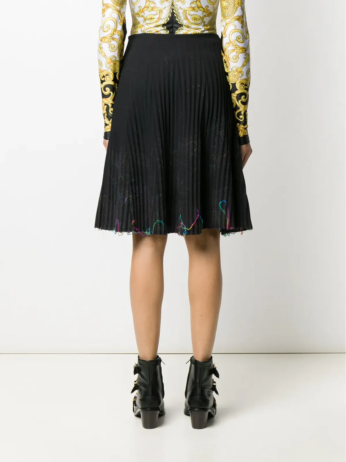 Versace Pre-Owned 1990年代 糸装飾プリーツスカート - ブラック - 画像4