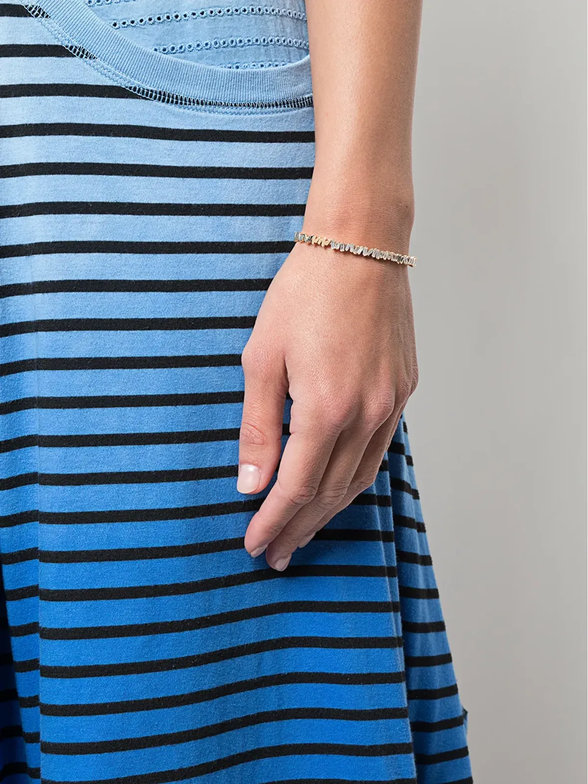 Suzanne Kalan 18K イエローゴールド ファイヤーワークス フレキシブル ダイヤモンド バゲット カフ - 画像2