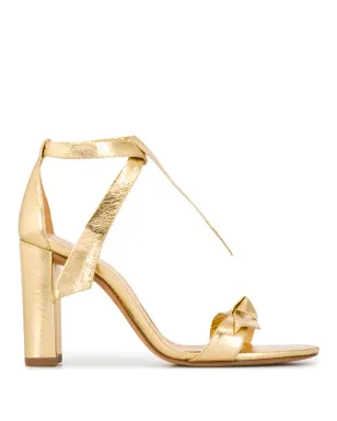 Alexandre Birman アンクルタイ付きヒールサンダル（ゴールド） - サムネイル1