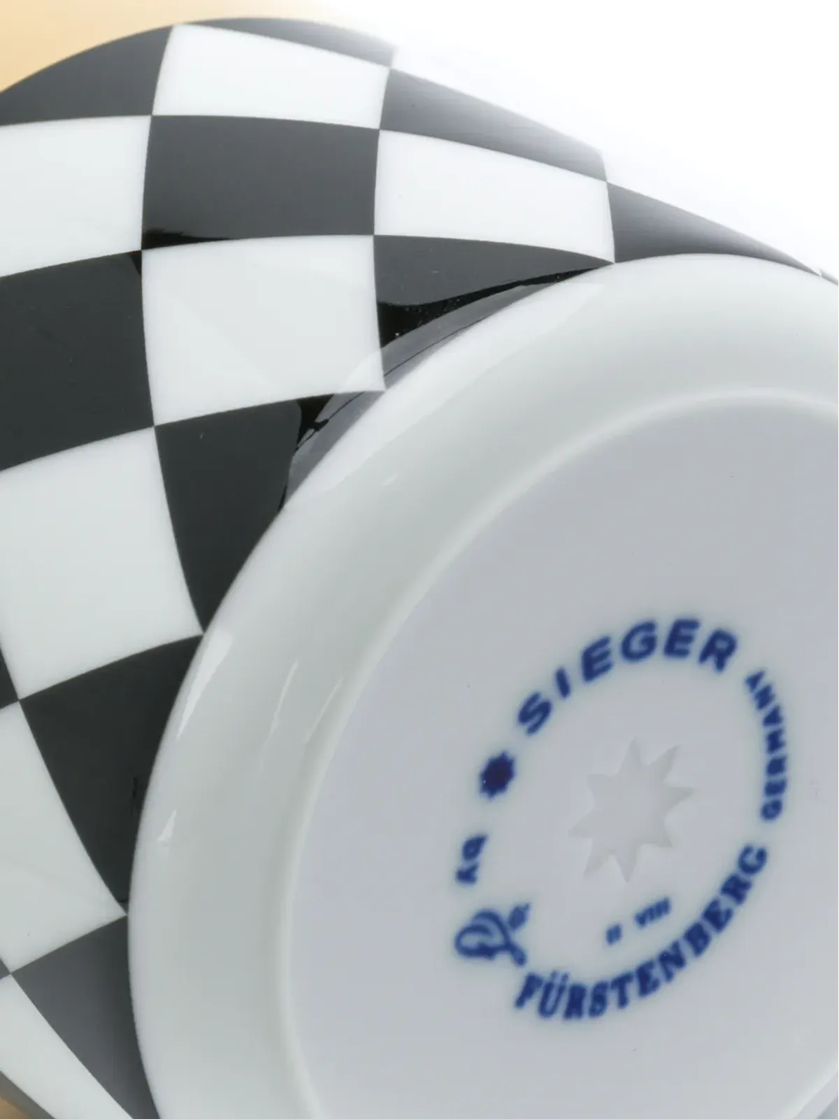 SIEGER by FÜRSTENBERG ダイヤモンド柄のカップ ブラック - 画像4