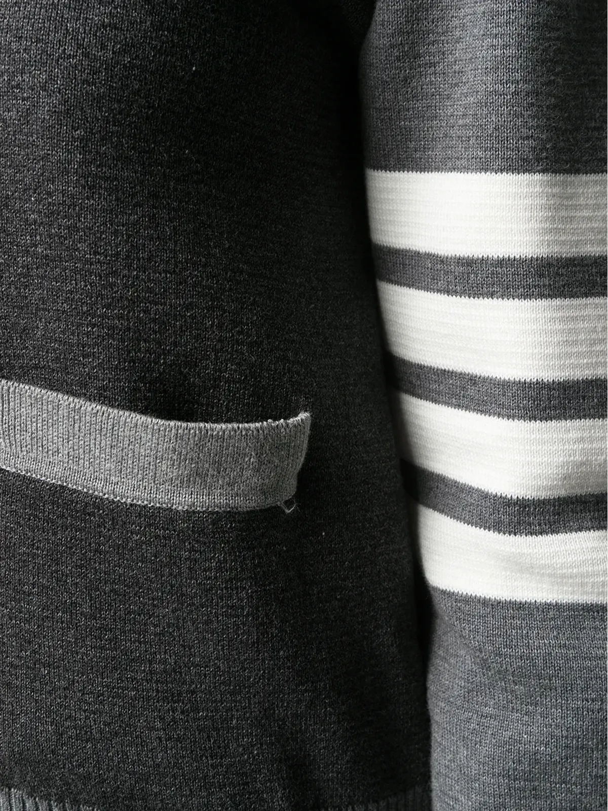 Thom Browne ファンミックス4バーVネックカーディガン - 画像5