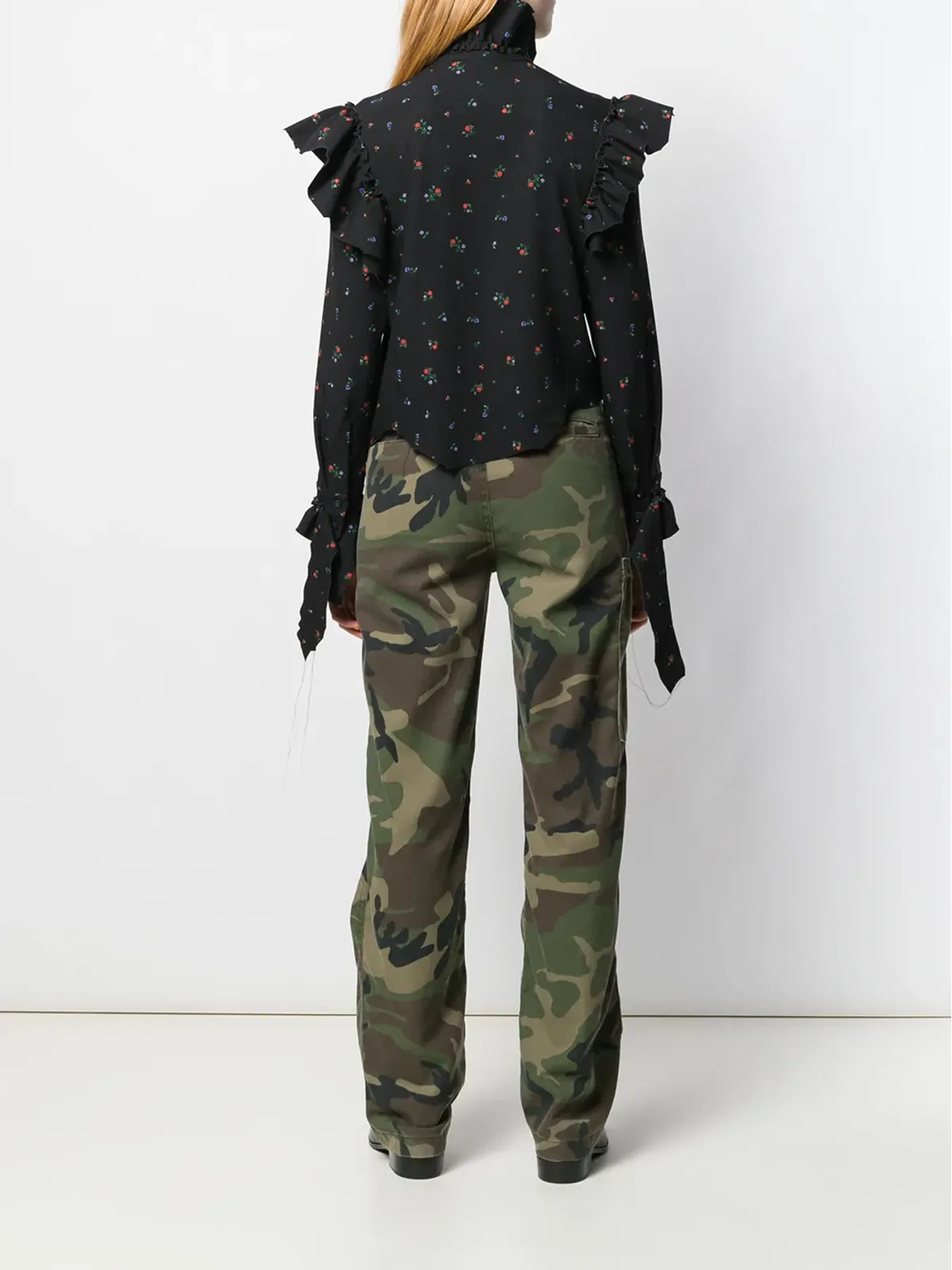VETEMENTS 花柄プリントのフリルシャツ - 画像4