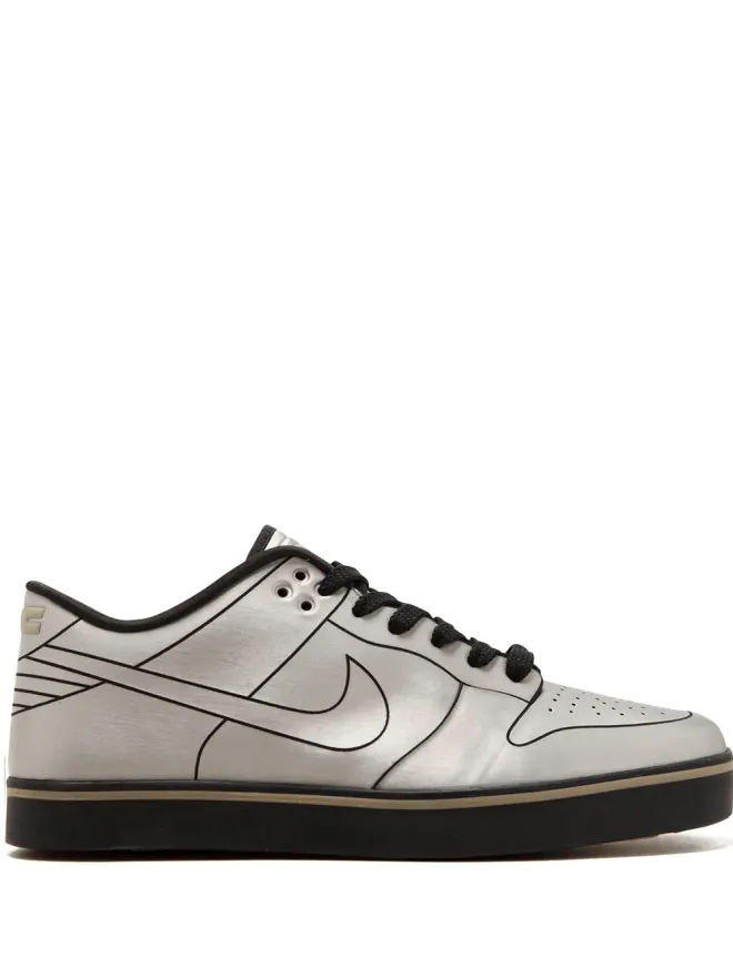 Nike Nike ダンク SE Delorean スニーカーの商品画像