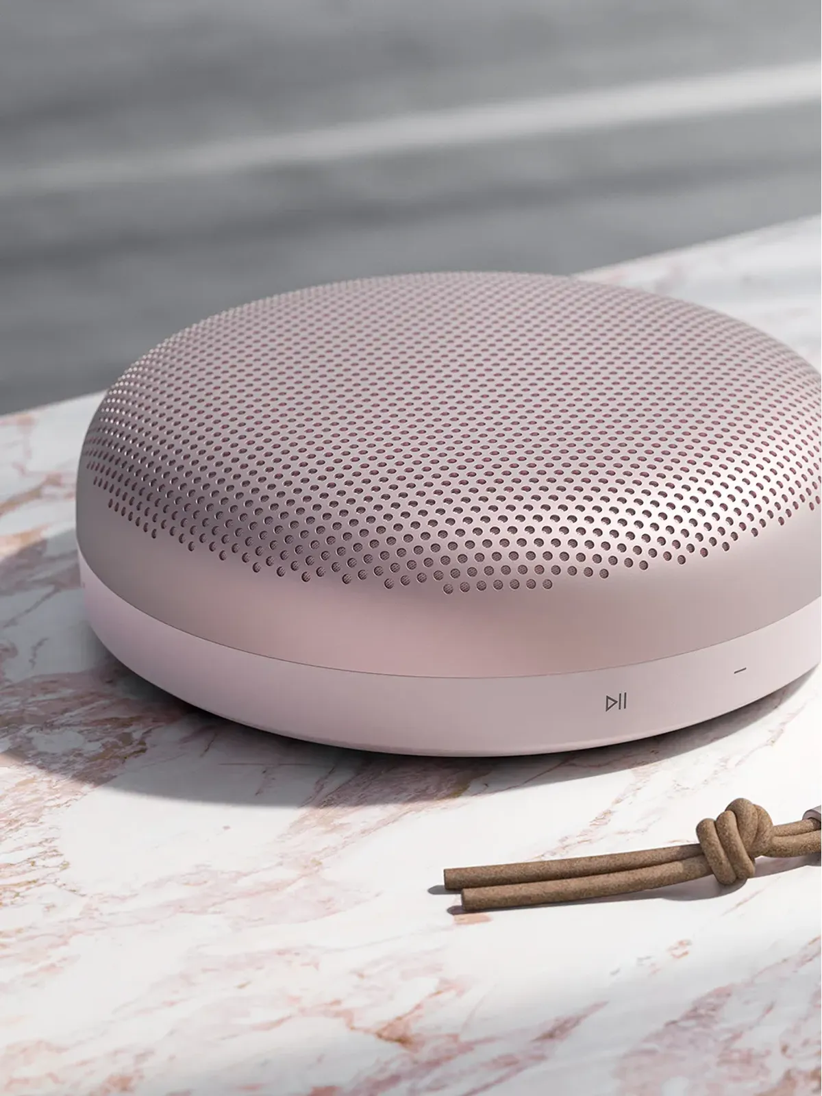 Bang & Olufsen Beosound A1 2nd Generation ワイヤレススピーカー - 画像4