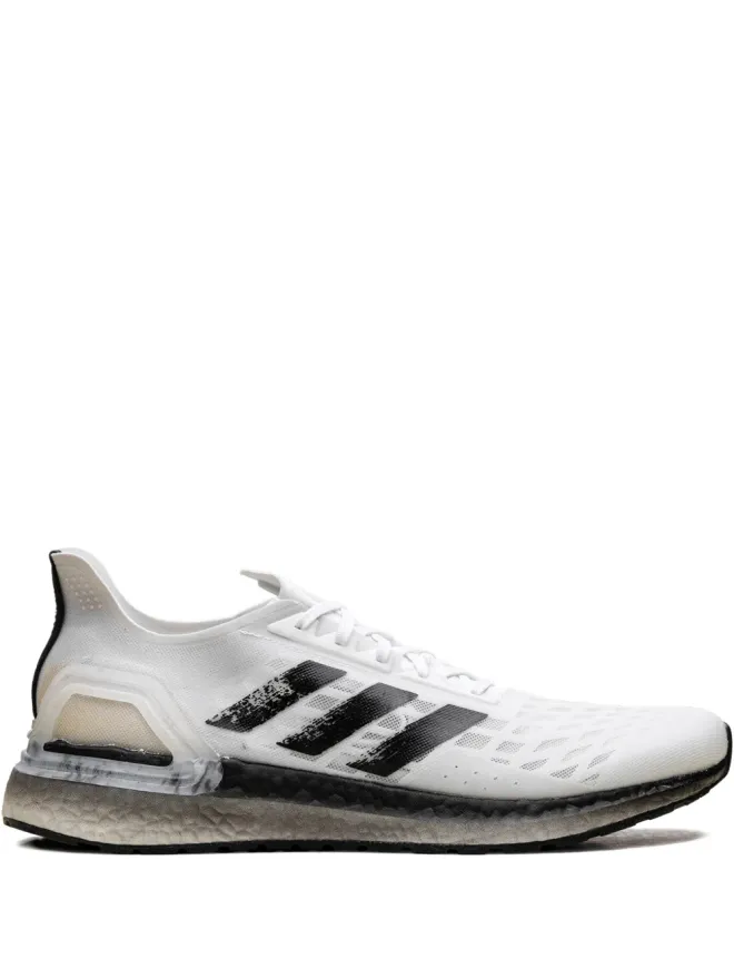 adidas adidas Ultraboost スニーカーの商品画像