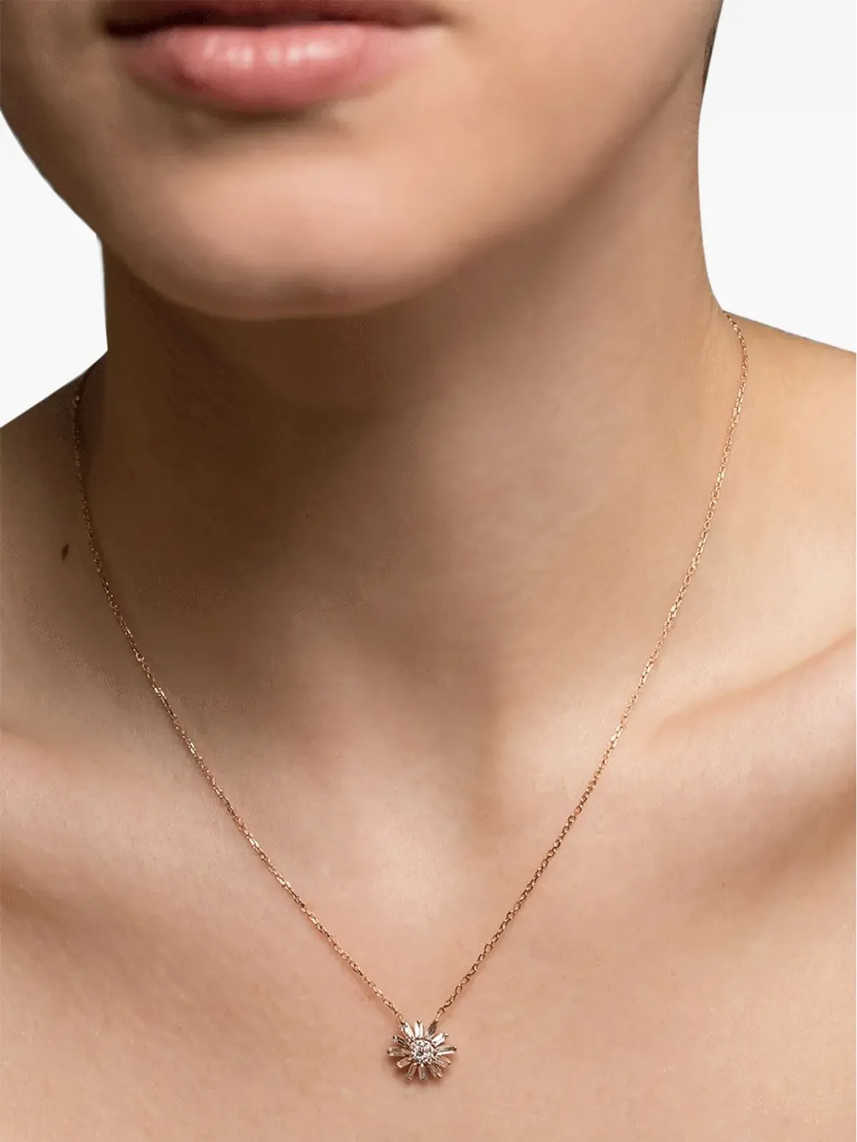 Suzanne Kalan 18K ローズゴールド フラワー ダイヤモンド ネックレス - 画像2