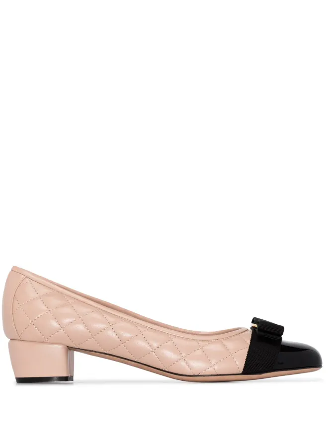 FERRAGAMO Ferragamo Vara Q キルテッドレザー パンプスの商品画像