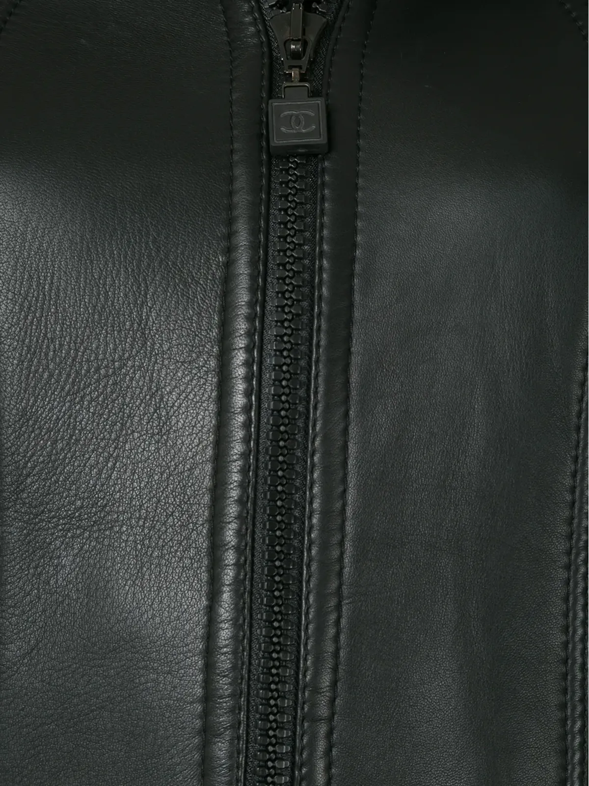 CHANEL ビンテージ 2004年製 フード付きレザー ジャケット ブラック - 画像4