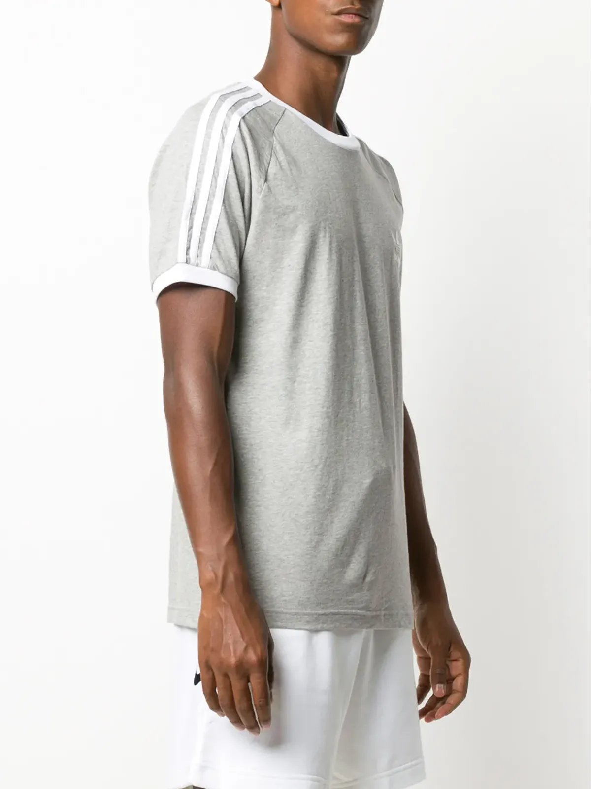 adidas スリーストライプス ロゴ Tシャツ - 画像3