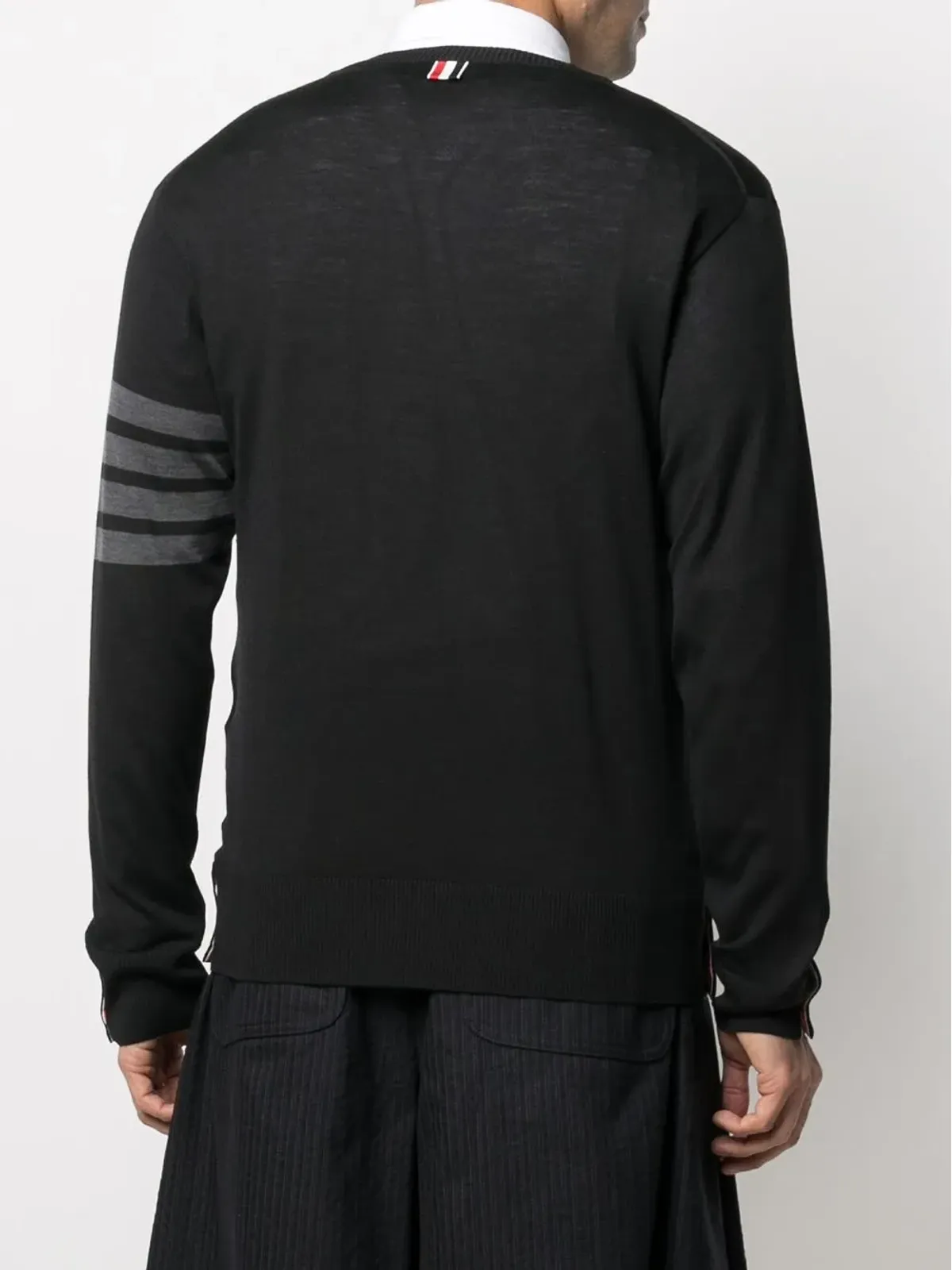 Thom Browne ブラック ファインメリノウール 4-Bar クラシック クルーネック プルオーバー - 画像4