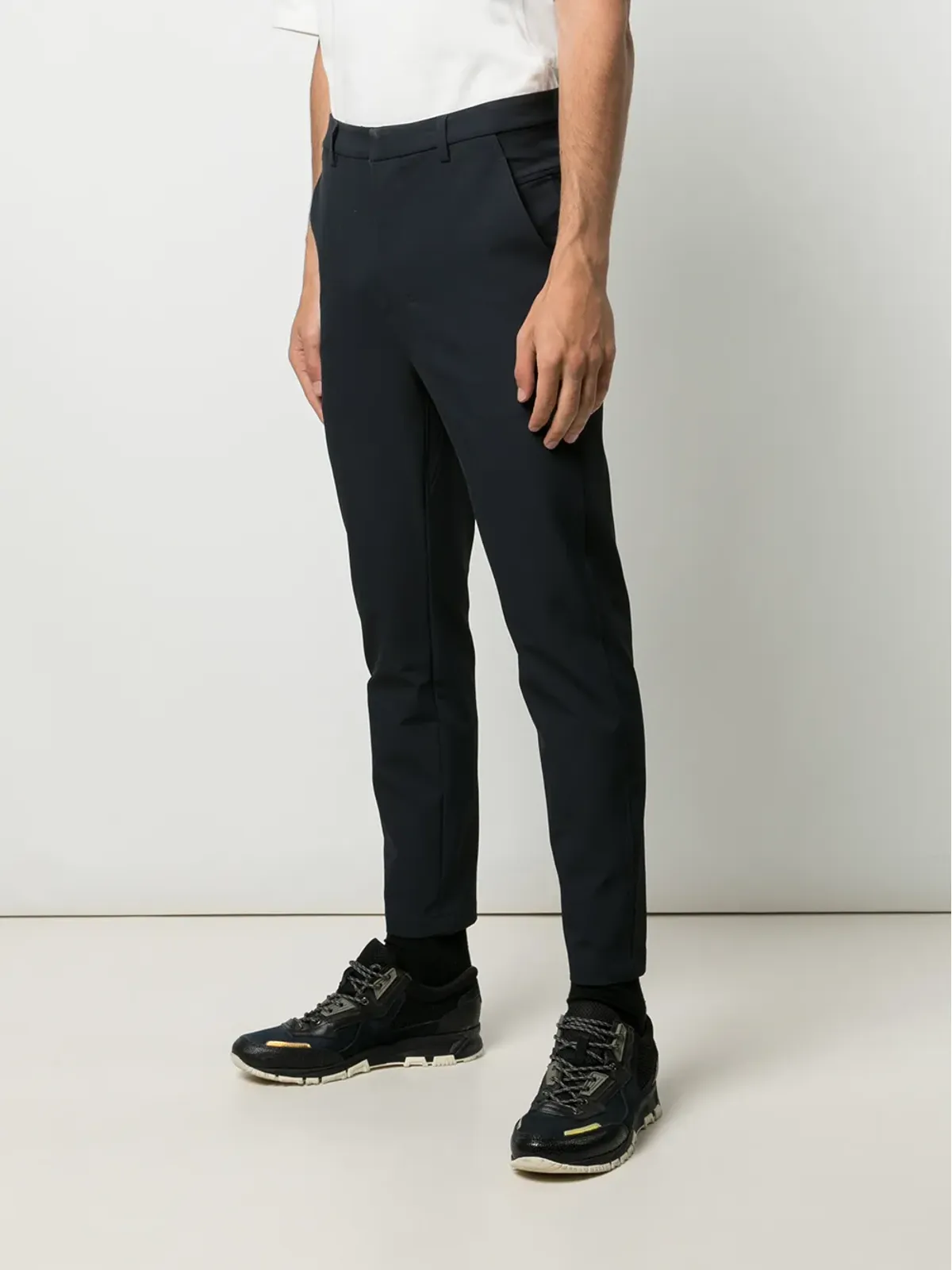 3.1 Phillip Lim ミッドライズ・テーパードパンツ - 画像3