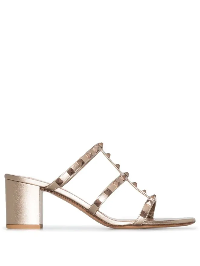 Valentino Garavani Valentino Garavani ロックスタッド メタリック サンダルの商品画像