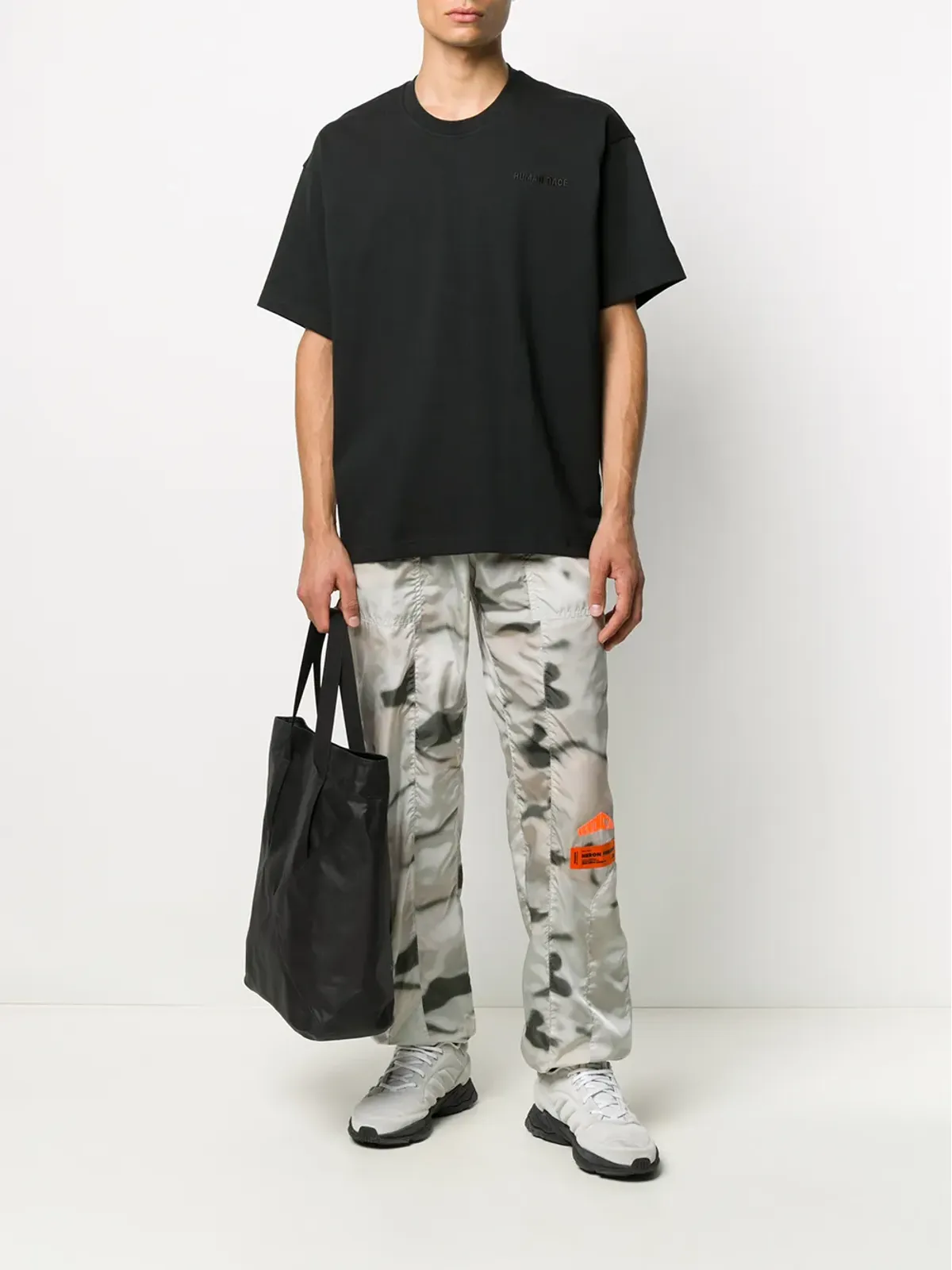 adidas x Pharrell Williams ショートスリーブTシャツ - ブラック - 画像2
