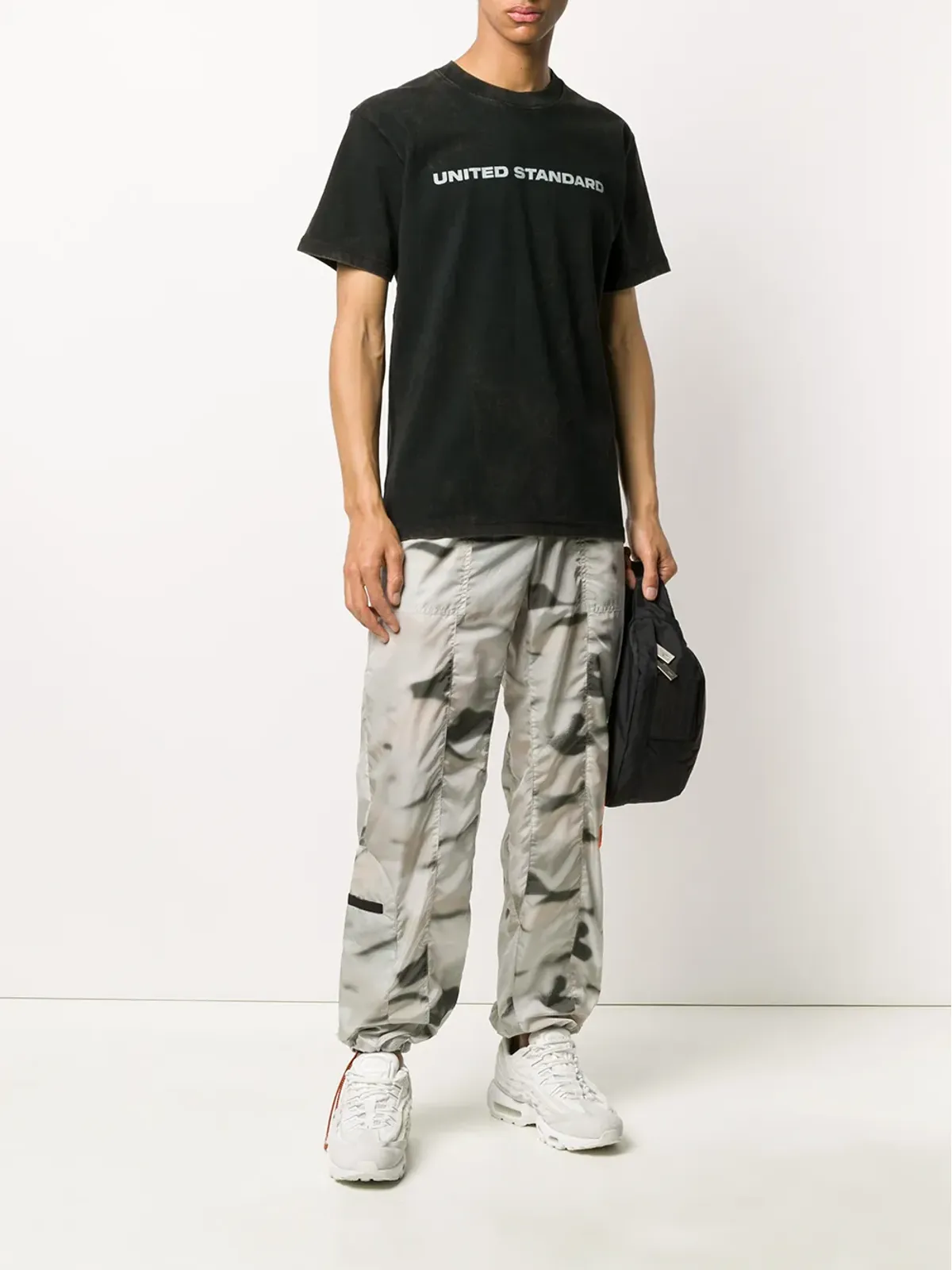 United Standard クルーネック プリント ロゴ Tシャツ - 画像2