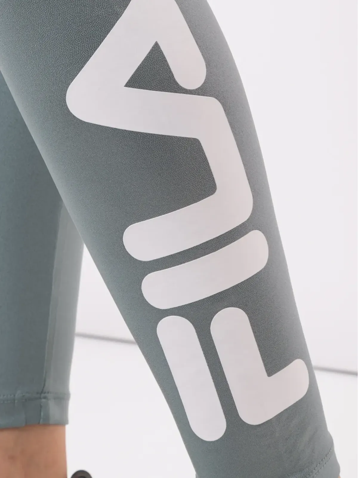 Fila ロゴプリント ハイシャイン レギンス - 画像5