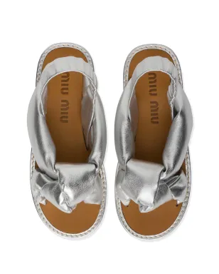 Miu Miu 結び目付きフラットサンダル - サムネイル4