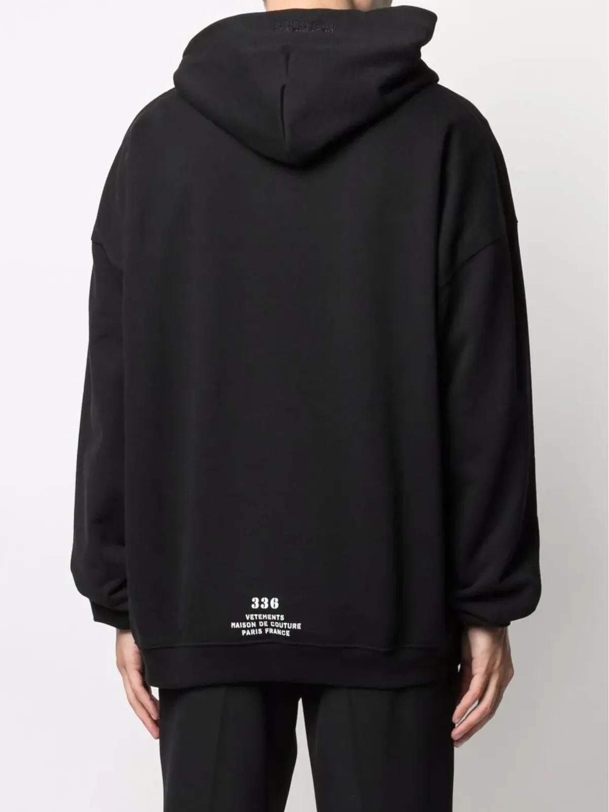 VETEMENTS ロゴプリント入りオーバーサイズフーディー - 画像5
