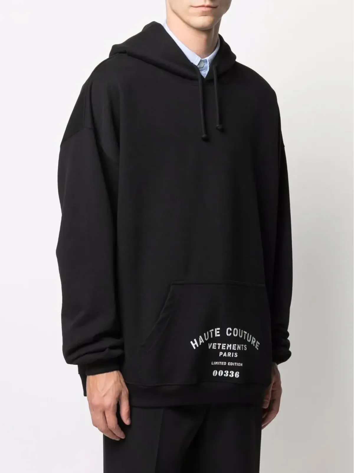 VETEMENTS ロゴプリント入りオーバーサイズフーディー - 画像4