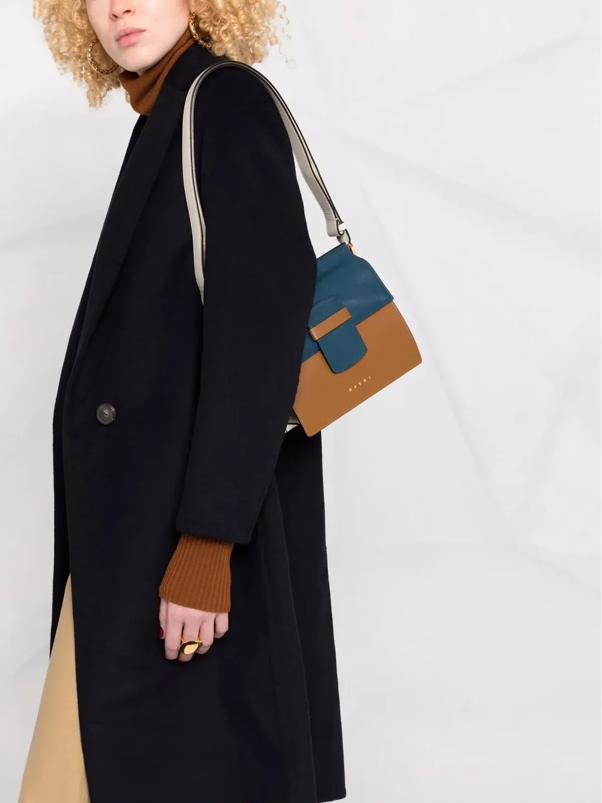Vince ネイビーのシングルブレスト・フィットコート - 画像3