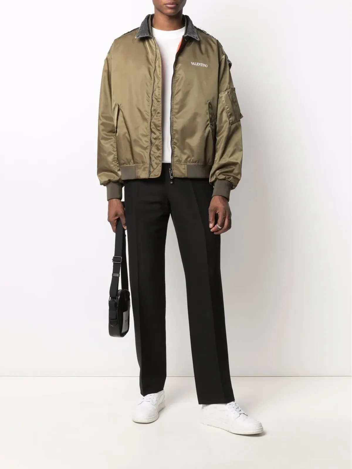 Valentino Garavani ロゴプリント ボンバージャケット グリーン - 画像2
