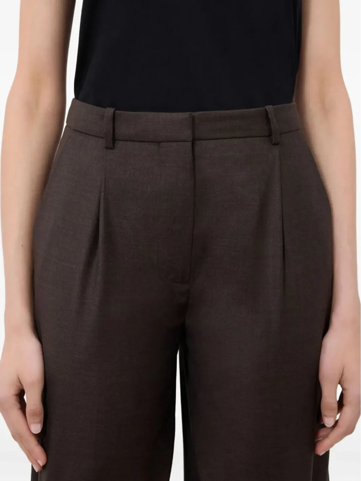 LouLou de Saison Vネック ボックス型 Tシャツ - 画像5