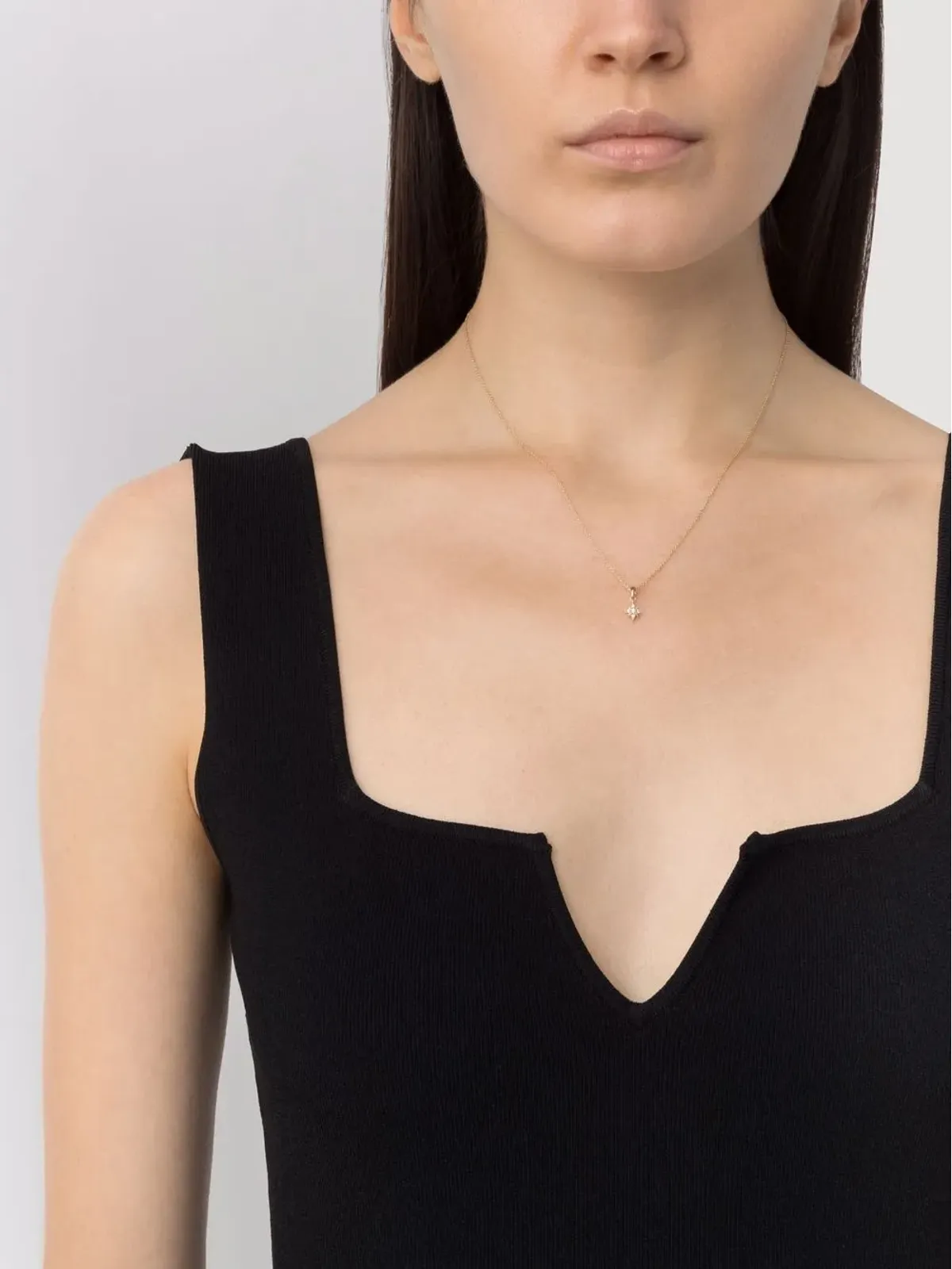 Mizuki 14kt イエローゴールド ダイヤモンド 小さな星形ペンダント - 画像2