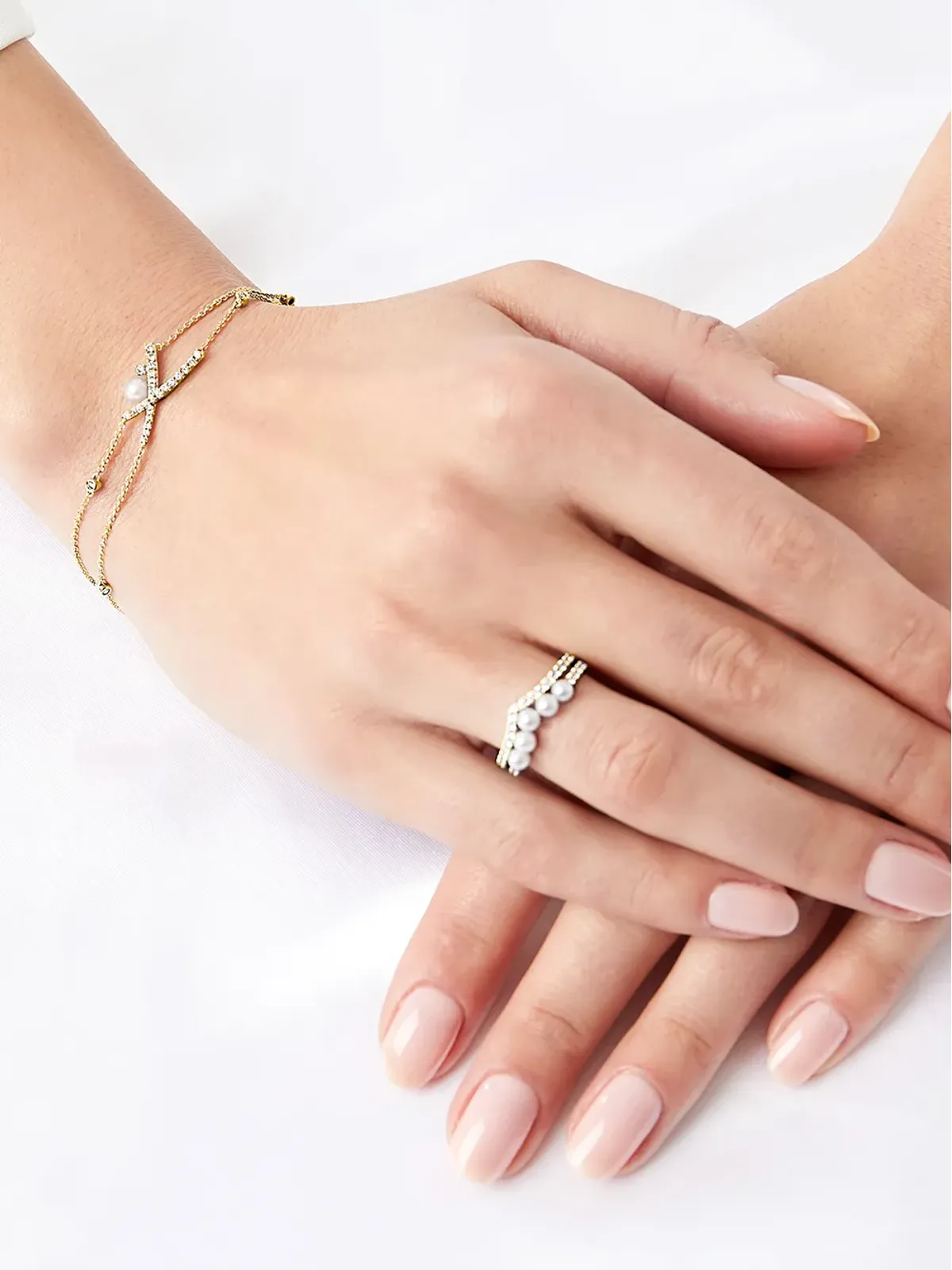 Yoko London 18K イエローゴールド スリーク アコヤ真珠とダイヤモンド ブレスレット - 画像2