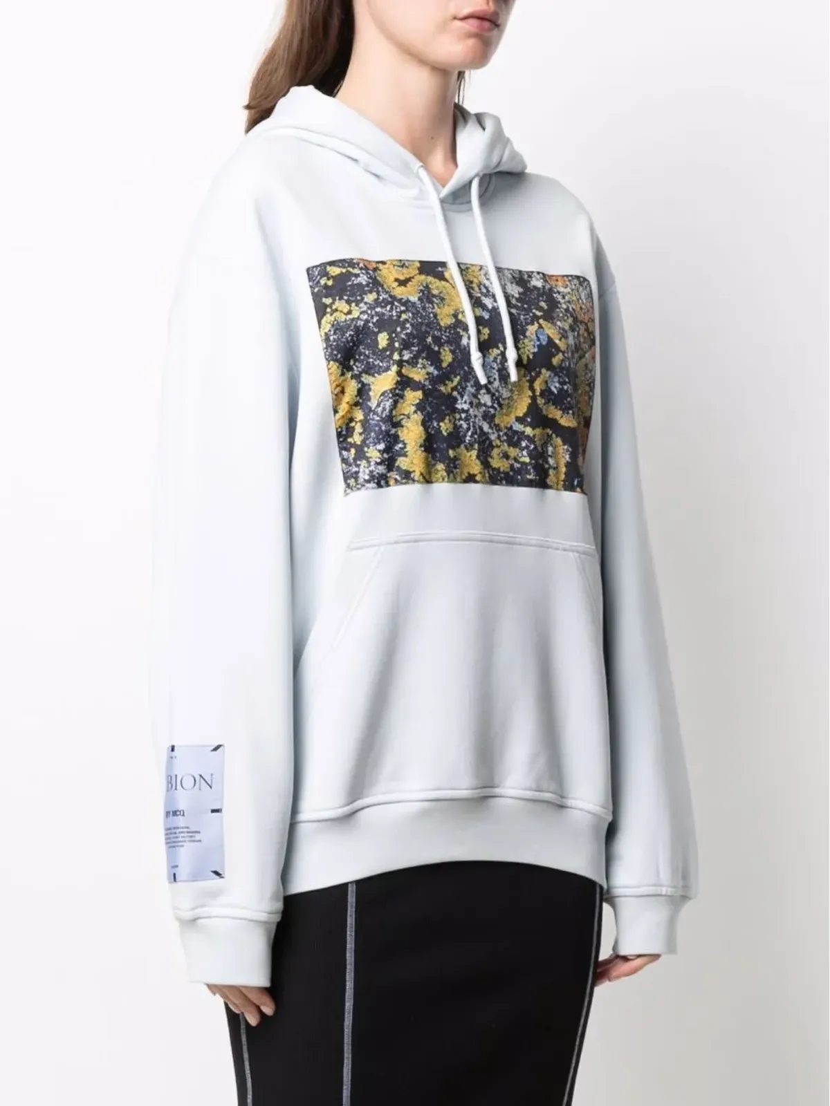 MCQ ロゴパッチ袖フード付きパーカー - 画像3